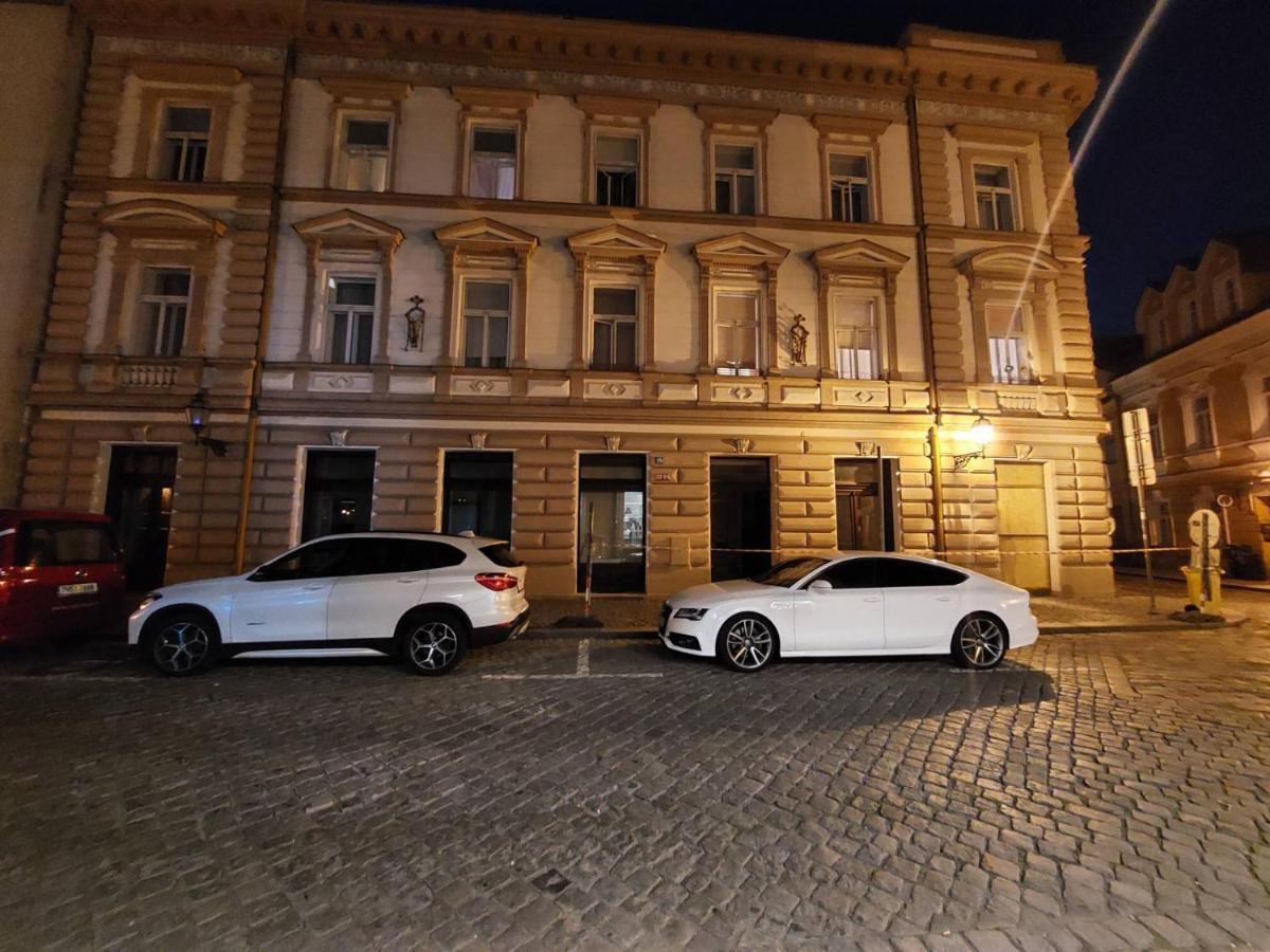 Exkluzivni Apartman V Prizemi V Hradci Kralove Hradec Kralove Ngoại thất bức ảnh