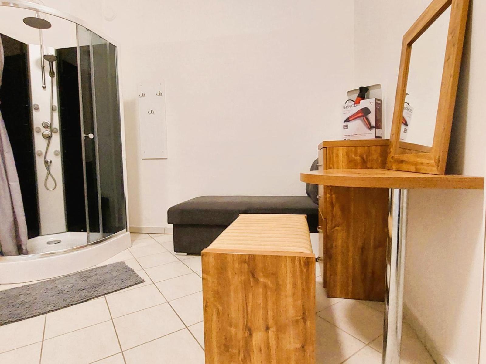 Exkluzivni Apartman V Prizemi V Hradci Kralove Hradec Kralove Ngoại thất bức ảnh