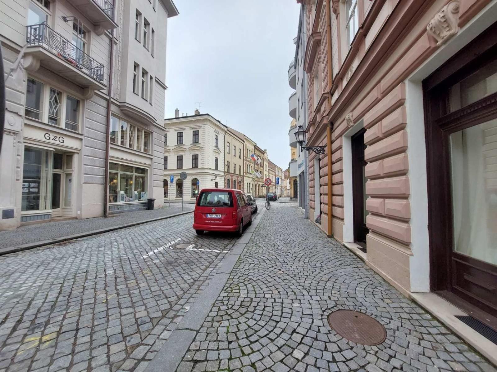 Exkluzivni Apartman V Prizemi V Hradci Kralove Hradec Kralove Ngoại thất bức ảnh